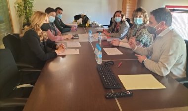 EL ALCALDE DE MAZARRÓN GASPAR MIRAS RECIBE LA VISITA DE MARISA LÓPEZ ARAGÓN, DIRECTORA GENERAL DEL SERVICIO GENERAL DE EMPLEO Y FORMACIÓN