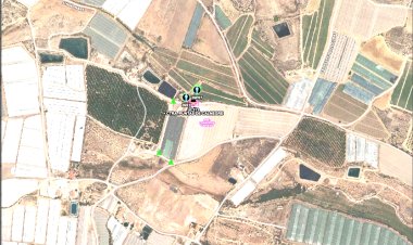 Servicios de emergencia no han podido salvar la vida a un hombre que ha fallecido al volcar el tractor que conducía en Cañada Gallego, Mazarrón