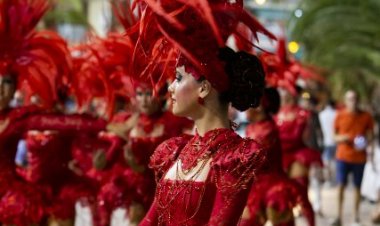 MAZARRÓN CELEBRA CON GRAN ÉXITO SU CARNAVAL DE VERANO 2022