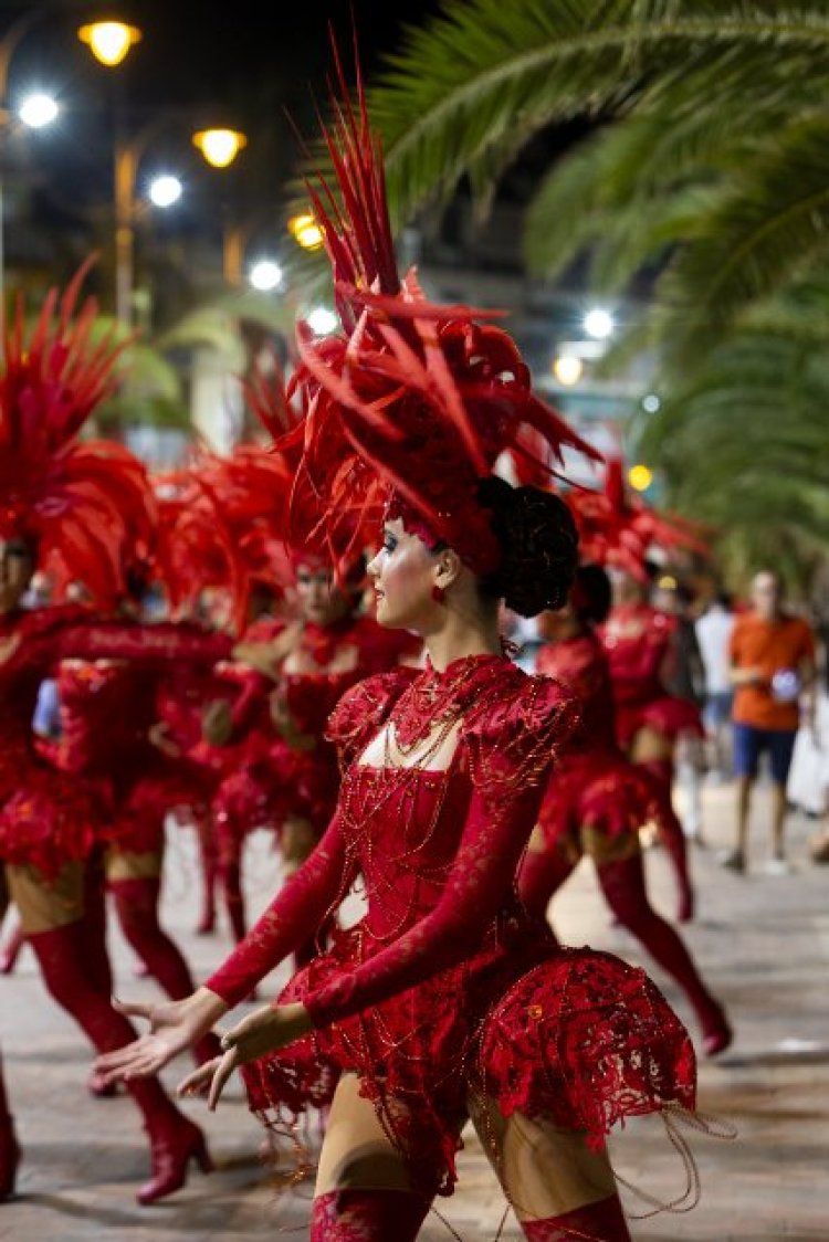 MAZARRÓN CELEBRA CON GRAN ÉXITO SU CARNAVAL DE VERANO 2022