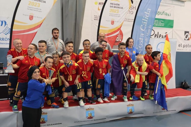 EL AYUNTAMIENTO DE MAZARRÓN QUIERE TRASLADAR SU ABSOLUTO APOYO A LA SELECCIÓN ESPAÑOLA DE FÚTBOL SALA DE TALLA BAJA