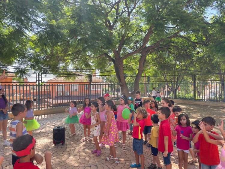 Punto y final a los Talleres de Verano Inclusivos desarrollados por D´Genes en Mazarrón con una mañana de diversión y baile