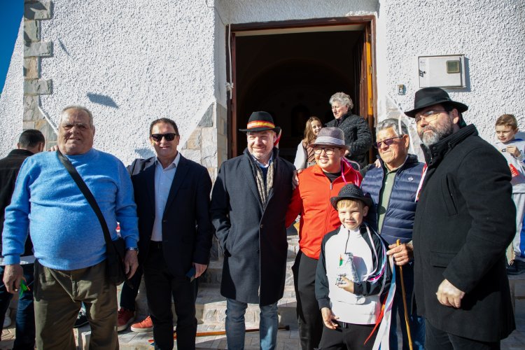 Las Balsicas celebran sus fiestas de Los Rebuznos en una oda a la tradición popular.