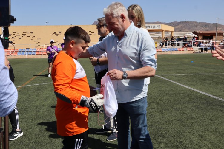 Mazarrón acogió el sábado 13 la II Jornada de convivencia de las escuelas sociodeportivas de la Fundación Real Madrid