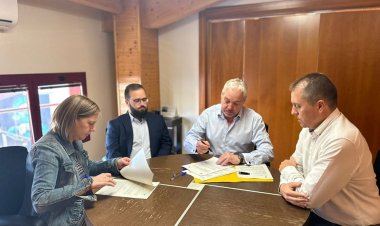El Ayuntamiento de Mazarrón y la Asociación ANITEMA se unen en un convenio para fomentar la integración laboral de personas con diversidad funcional.