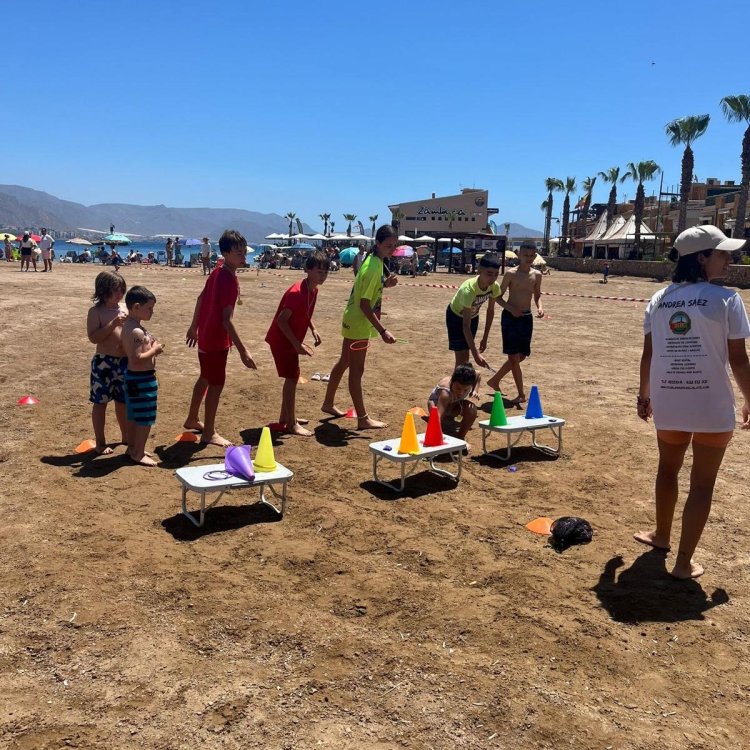 La tercera edición de los Crazy Beach Games ha sido un completo éxito. Este domingo, más de 250 niños disfrutaron en la Playa del Paseo de actividades llenas de diversión y aventura