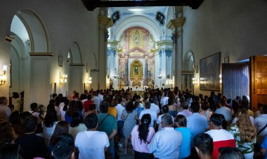 El pasado sábado, vecinos y visitantes, así como el concejal del equipo de gobierno, acompañado por el concejal de la corporación municipal, asistieron a la misa y procesión de la Virgen del Cisne Peregrina.