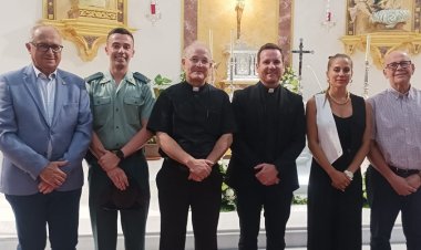 Toma de posesión del nuevo párroco de la Iglesia del Puerto, Pablo Caballero.