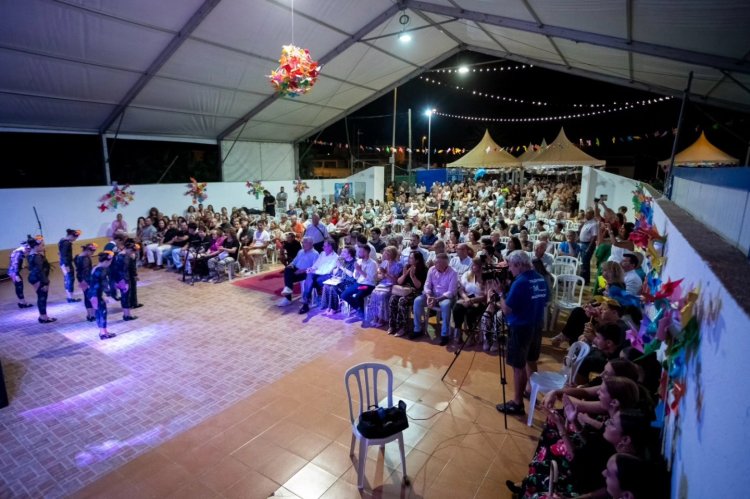 El pasado viernes dieron comienzo las fiestas de La Majada con un bonito pregón de la mano de Conchita Lardín y Fernando Fuentes.