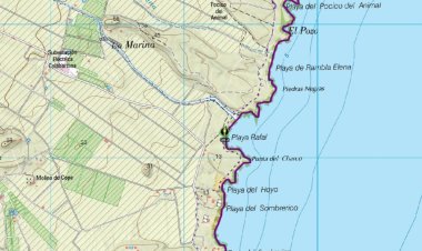 Servicios de emergencia buscan desde esta madrugada posibles náufragos de una patera volcada frente a una playa de Marina de Cope, en Águilas