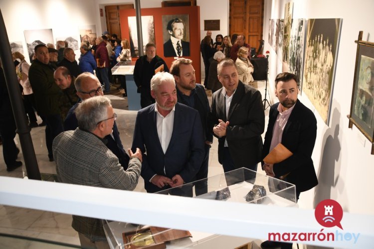 El pasado sábado tuvo lugar la inauguración de la exposición “Las Minas de Mazarrón: Un prodigio de plata y plomo”, organizada por Mariano Guillén.