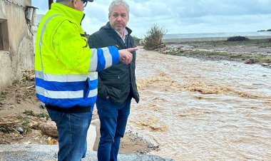 El alcalde Gines Campillo,  junto con el concejal Tomas Ureña, ha visitado las zonas afectadas para evaluar la situación.