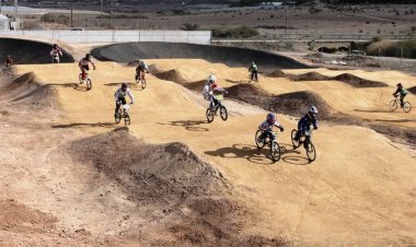 El organizador de la V Copa España BMX Bahía de Mazarrón ha decidido aplazar la prueba debido a las fuertes lluvias de los últimos días, que han afectado las instalaciones de la competición.
