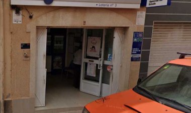 El primer premio de la Lotería Nacional del Jueves día 28 de Marzo 79.273,   vendido en la Administración de Loterías de Mazarrón, EL DOLAR, situada en la calle Larga número 4.