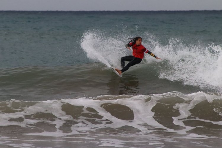 El pasado sábado 1 de marzo, la Playa de Bahía La Reya fue el epicentro del talento joven del surf en la 3ª edición de la Copa del Mediterráneo.