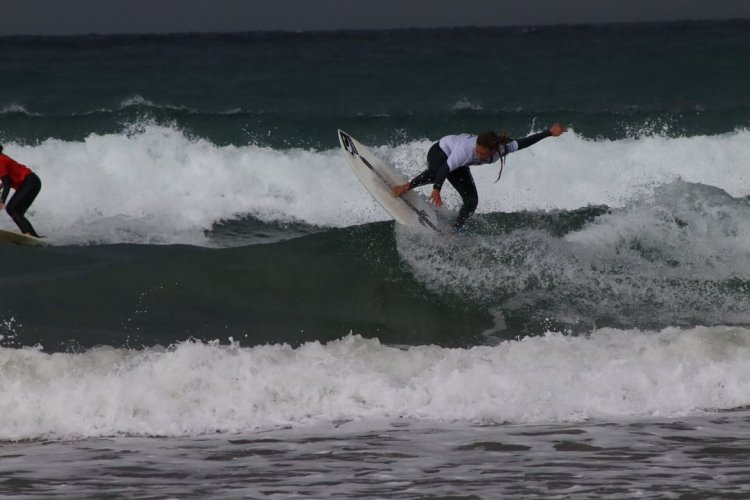 El pasado sábado 1 de marzo, la Playa de Bahía La Reya fue el epicentro del talento joven del surf en la 3ª edición de la Copa del Mediterráneo.