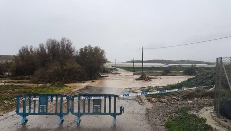 ATENCIÓN: Cortado el acceso a la Cañada Gallego,  Rambla Hortisa en ambos sentidos.  Además, se interrumpirá el acceso desde la redonda de la carretera nacional y la carretera a Puntas.