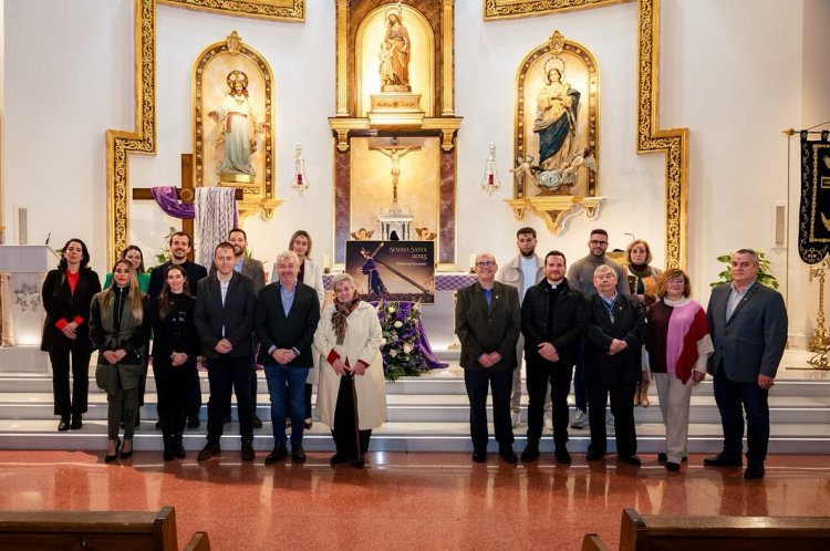 Ayer, Miércoles de Ceniza, después de la imposición de la ceniza, se celebró la presentación oficial del cartel de la Semana Santa del Puerto 2025