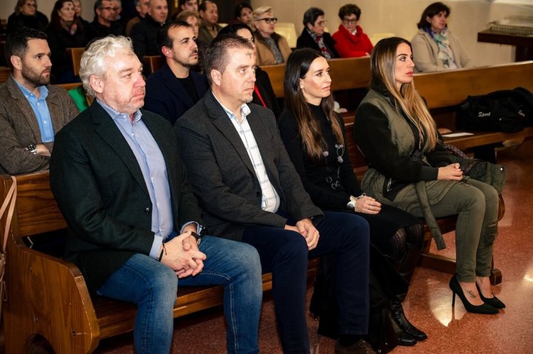 Ayer, Miércoles de Ceniza, después de la imposición de la ceniza, se celebró la presentación oficial del cartel de la Semana Santa del Puerto 2025