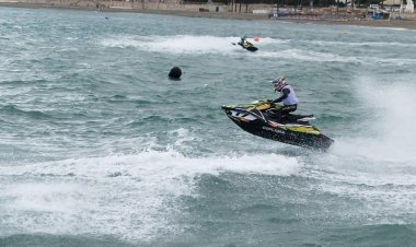 Orgullo mazarronero en Benalmádena: Gregorio Ureña roza la victoria en el Campeonato de España de Motos de Agua