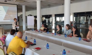 Mazarrón analiza su posicionamiento turístico a través de un canvas colaborativo