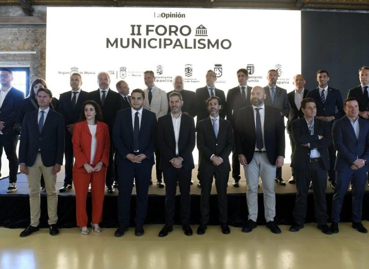 “Mazarrón se siente abandonado” Así lo expresó el alcalde Gines Campillo,  durante su intervención en el II Foro de Municipalismo