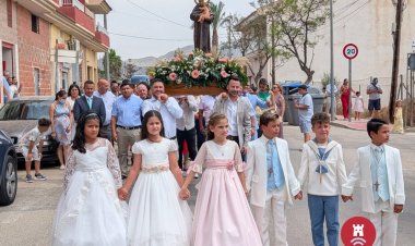 Mazarrón celebra hoy 13 de junio el día de su patrón, San Antonio de Padua, con la tradicional misa en su honor y la posterior procesión,