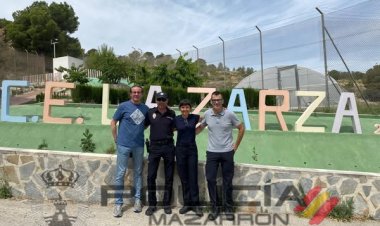 Agentes Tutores de la Policía Local Mazarrón , adscritos a la #educaciónvial y #AgenteTutor han impartido unas sesiones formativas sobre bullying en el Centro de Menores de “La Zarza” en el término municipal de Abanilla.
