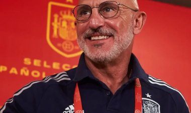 El seleccionador nacional de fútbol, Luis de la Fuente, estará con nosotros el próximo 21 de agosto dentro del festival Mares de Papel.