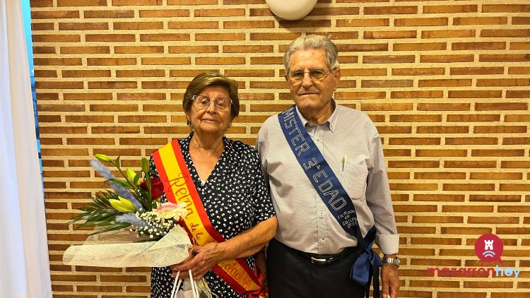FOTOS Y VIDEO: ¡Ya tenemos Rey y Reina de la Tercera Edad en las Fiestas de San Antonio de La Cañada de Gallego! Don Juan Muñoz Hernández y Doña Ana Zamora Méndez  Fueron elegidos con mucho cariño en la entrañable Cena del Mayor, celebrada en el Bar Sol.