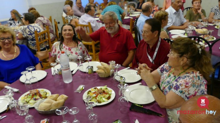 FOTOS Y VIDEO: ¡Ya tenemos Rey y Reina de la Tercera Edad en las Fiestas de San Antonio de La Cañada de Gallego! Don Juan Muñoz Hernández y Doña Ana Zamora Méndez  Fueron elegidos con mucho cariño en la entrañable Cena del Mayor, celebrada en el Bar Sol.
