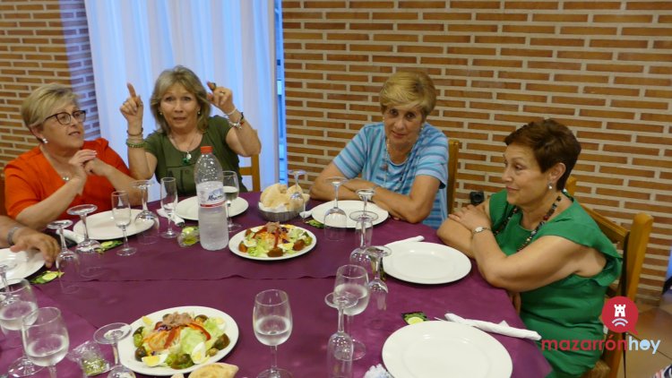 FOTOS Y VIDEO: ¡Ya tenemos Rey y Reina de la Tercera Edad en las Fiestas de San Antonio de La Cañada de Gallego! Don Juan Muñoz Hernández y Doña Ana Zamora Méndez  Fueron elegidos con mucho cariño en la entrañable Cena del Mayor, celebrada en el Bar Sol.