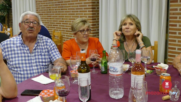 FOTOS Y VIDEO: ¡Ya tenemos Rey y Reina de la Tercera Edad en las Fiestas de San Antonio de La Cañada de Gallego! Don Juan Muñoz Hernández y Doña Ana Zamora Méndez  Fueron elegidos con mucho cariño en la entrañable Cena del Mayor, celebrada en el Bar Sol.