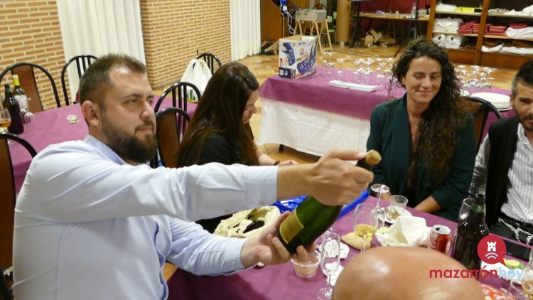 FOTOS Y VIDEO: ¡Ya tenemos Rey y Reina de la Tercera Edad en las Fiestas de San Antonio de La Cañada de Gallego! Don Juan Muñoz Hernández y Doña Ana Zamora Méndez  Fueron elegidos con mucho cariño en la entrañable Cena del Mayor, celebrada en el Bar Sol.