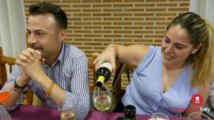 FOTOS Y VIDEO: ¡Ya tenemos Rey y Reina de la Tercera Edad en las Fiestas de San Antonio de La Cañada de Gallego! Don Juan Muñoz Hernández y Doña Ana Zamora Méndez  Fueron elegidos con mucho cariño en la entrañable Cena del Mayor, celebrada en el Bar Sol.