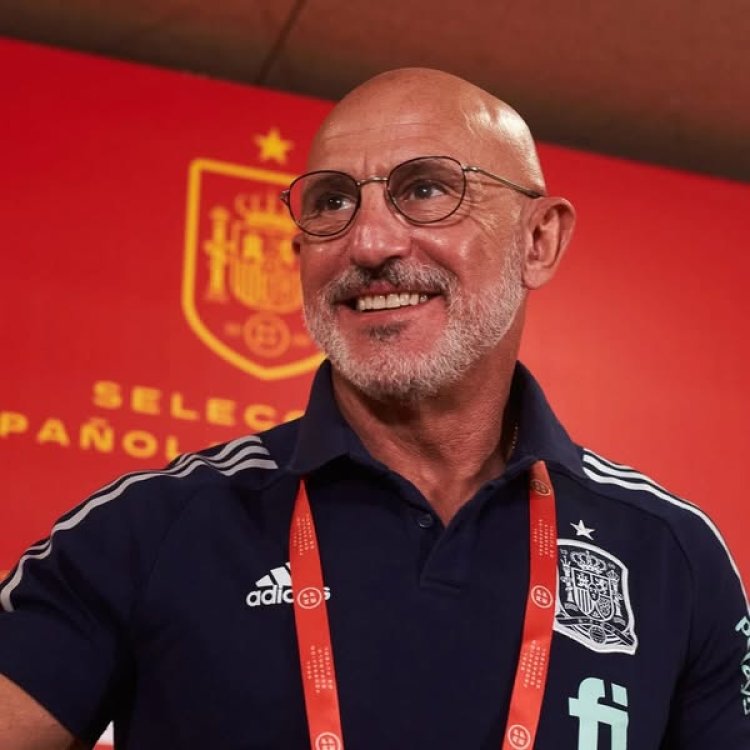 El seleccionador nacional de fútbol, Luis de la Fuente, estará con nosotros el próximo 21 de agosto dentro del festival Mares de Papel.