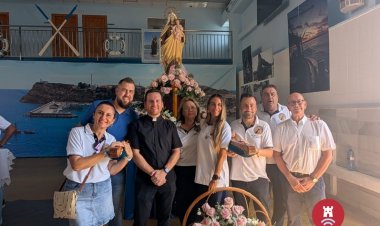 La Virgen del Carmen ya descansa en la Lonja antes de la procesión marítima