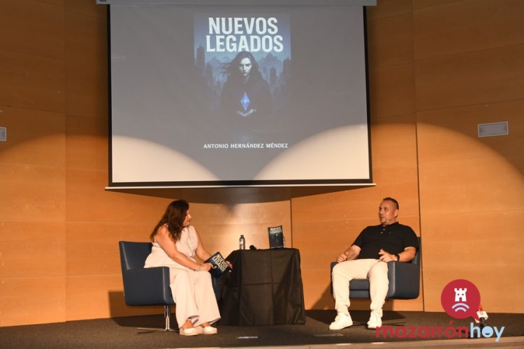 Presentación de "Nuevos Legados", la ópera prima del escritor mazarronero Antonio Hernández