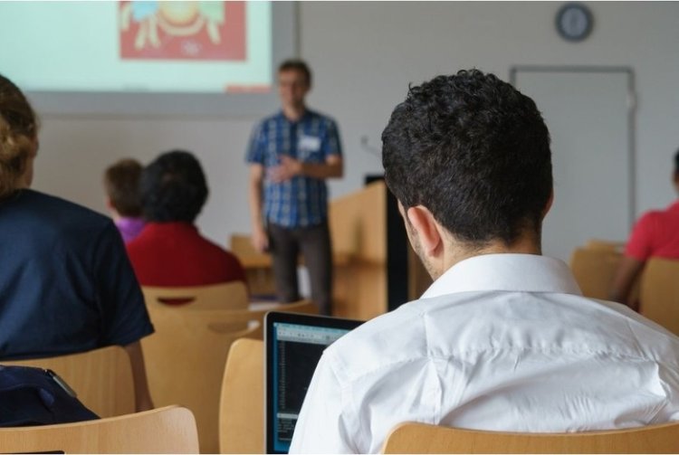 El SEF ofrece 192 cursos gratuitos este verano para mejorar la empleabilidad de personas desempleadas y en activo