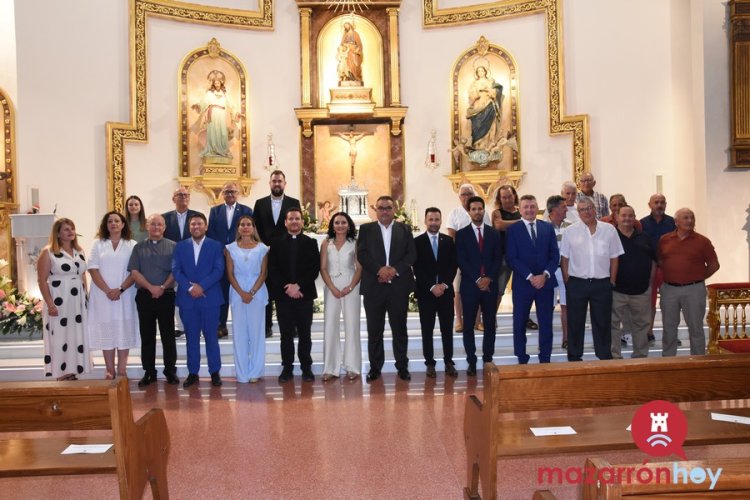 Pregón a cargo de Paqui Ballesta Acosta y entrega de placas y distinciones a los pescadores jubilados. (Fiestas Virgen del Carmen)