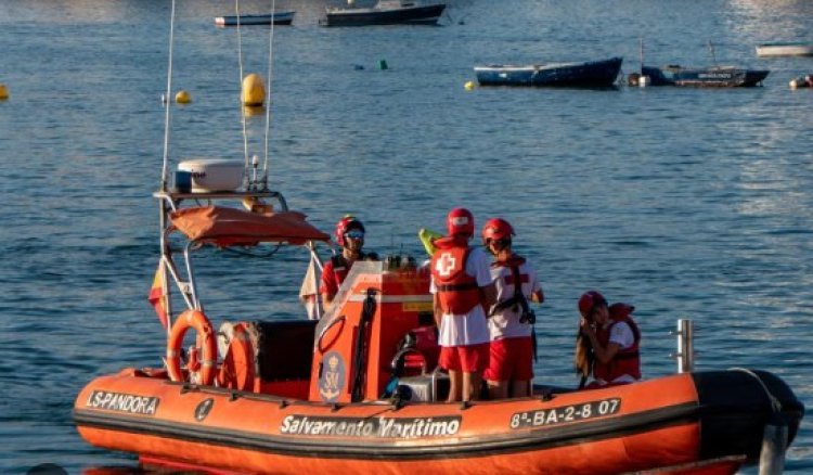 Servicios de emergencia no pudieron salvar a un hombre de 60 años, muerto anoche mientras buceaba en Puntas de Calnegre (Lorca)
