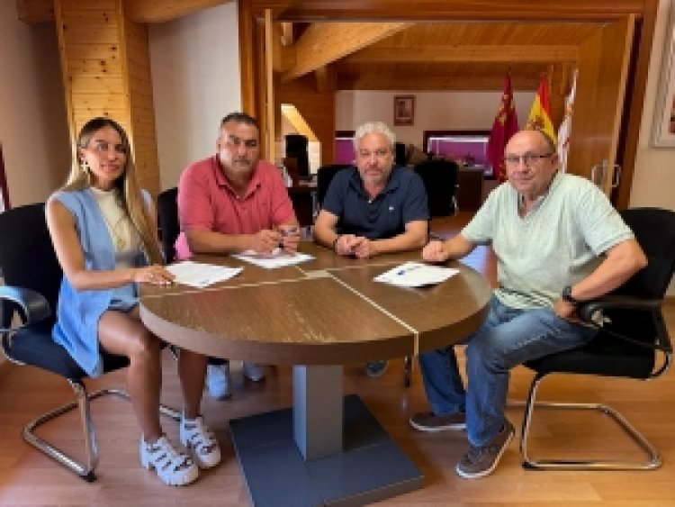 Mazarrón renueva su convenio anual con la Cofradía de Pescadores para impulsar el sector pesquero y preservar sus tradiciones