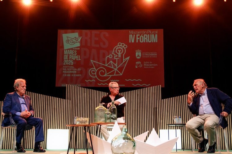 Periodismo, literatura y pensamiento  en Mares de Papel