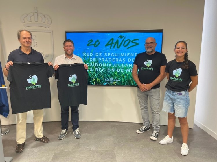La Red de seguimiento de praderas de posidonia en la Región cumple 20 años con la colaboración de más de 1.000 buceadores voluntarios. Se han instalado fondeos ecológicos en Cala Cerrada (Mazarrón)