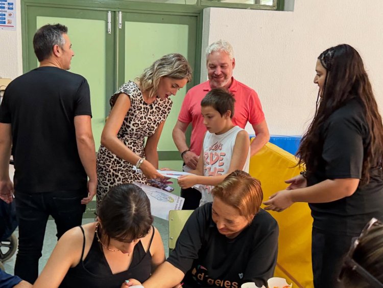 Visita institucional del alcalde y la concejal de Política Social a las escuelas inclusivas del CEIP Francisco Caparrós