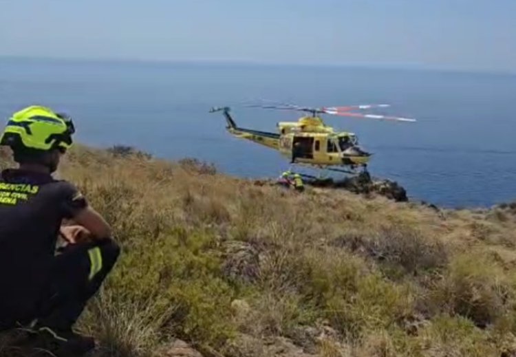 Servicios de emergencias han atendido un rescate en la Azohía, Cartagena.