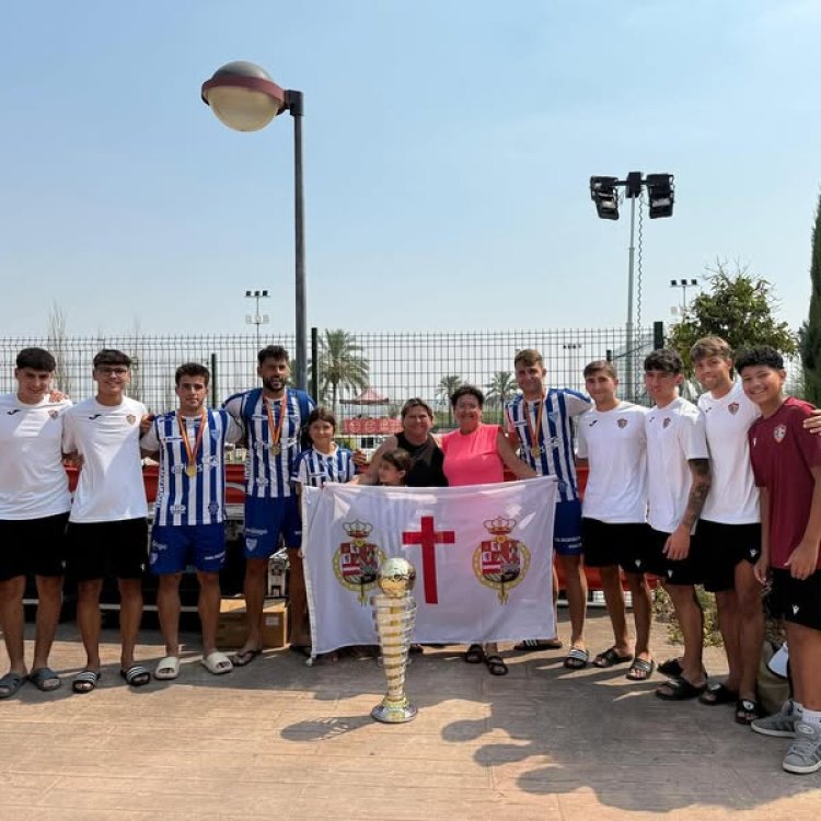 Tres jugadores mazarroneros, campeones de la #CopaFederación de fútbol playa 2025