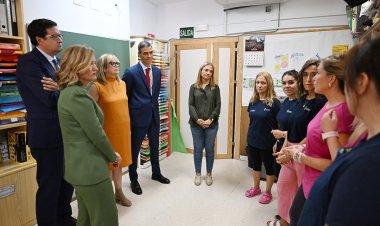 Pedro Sánchez anuncia que el Gobierno va impulsar una ley que reduzca las horas lectivas del profesorado y rebaje las ratios alumno-profesor