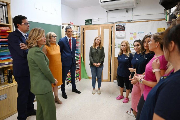 Pedro Sánchez anuncia que el Gobierno va impulsar una ley que reduzca las horas lectivas del profesorado y rebaje las ratios alumno-profesor
