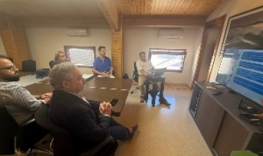 Reunión entre Ayuntamiento y vecinos de Bahía para informar sobre las futuras obras del plan de inversión